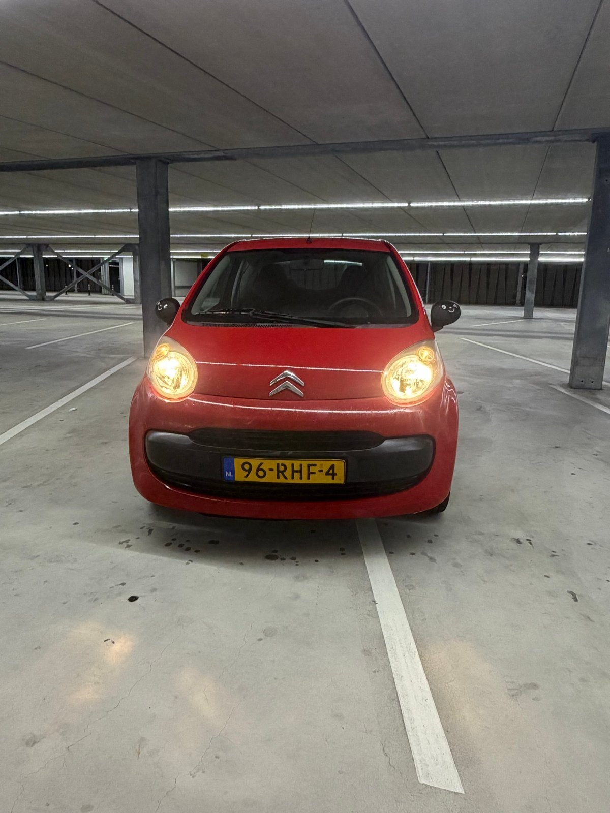 Citroën C1 1.0 3-DRS Rood met carplay, Auto's, Voorwielaandrijving, 4 stoelen, C1, 68 pk