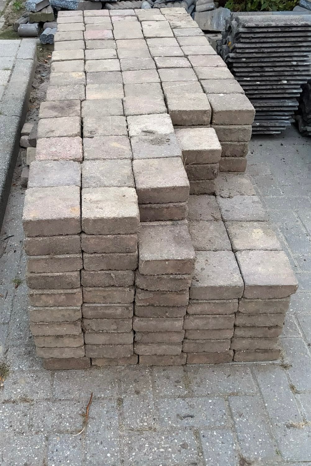 GRATIS Trommelstenen straatstenen, Ophalen, Gebruikt, Beton, Klinkers