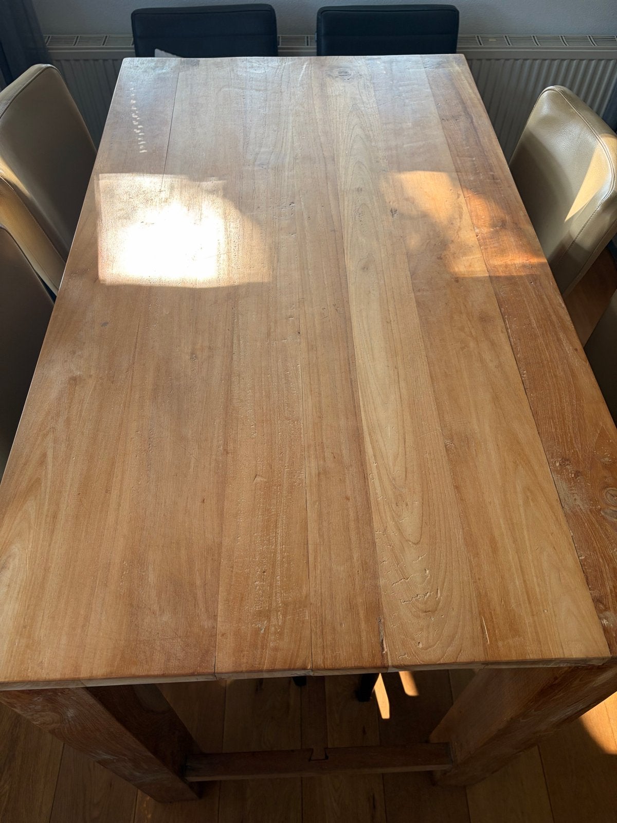 Teakhouten bartafel met lederen krukken (130x75 cm), Ophalen, Gebruikt