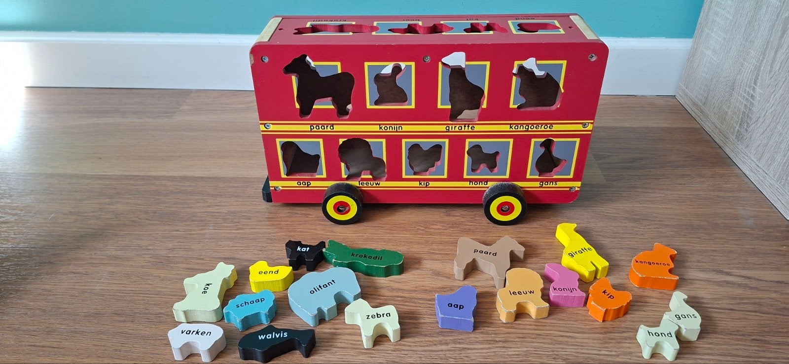 Houten vormenstoof bus met dierenfiguren, Ophalen of Verzenden