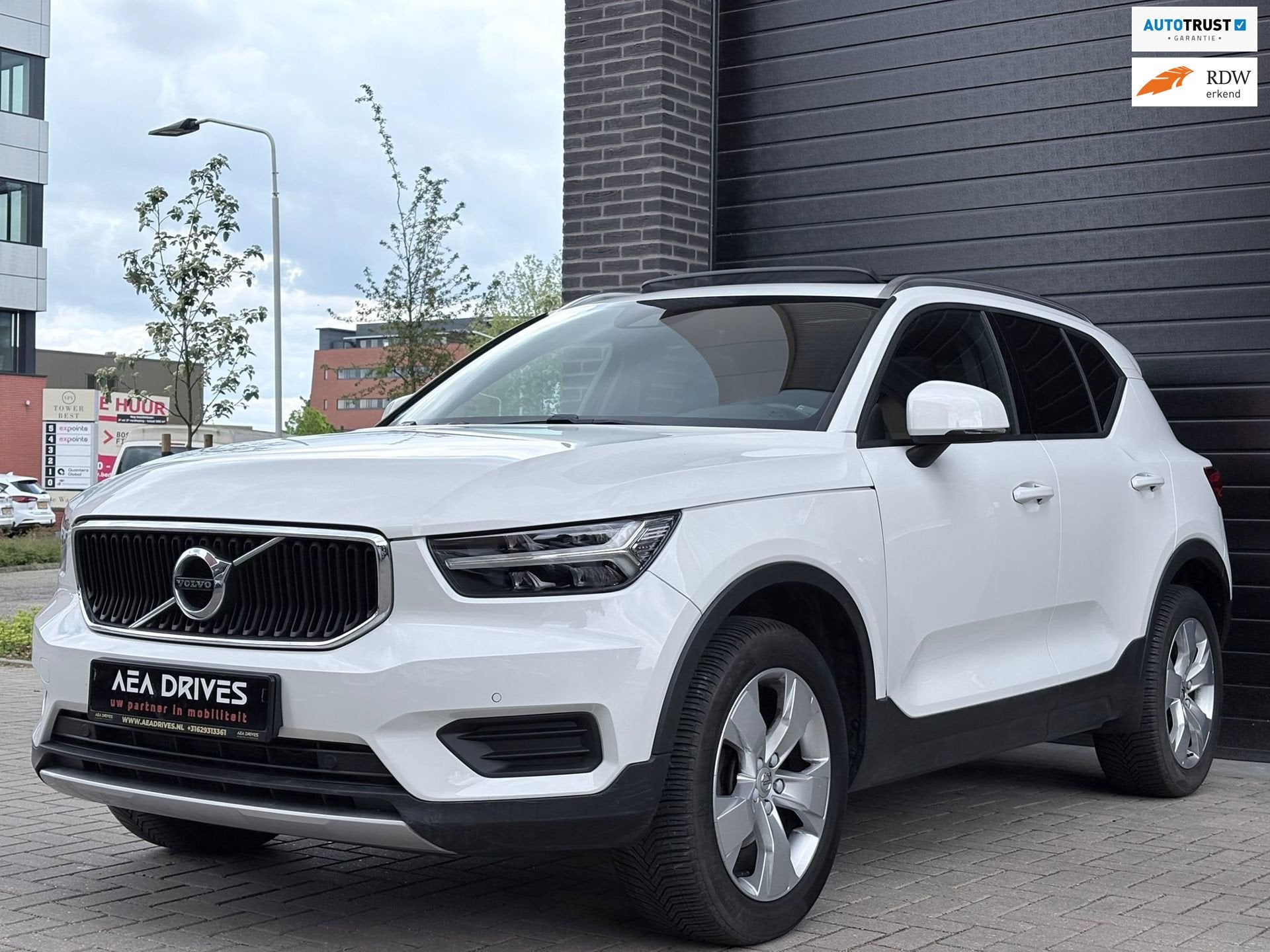 Volvo XC40 1.5 T3 in topstaat! 1e eigenaar dealer onderhoude, Auto's, Volvo, Dealer onderhouden, Stof, 1503 kg, Zwart