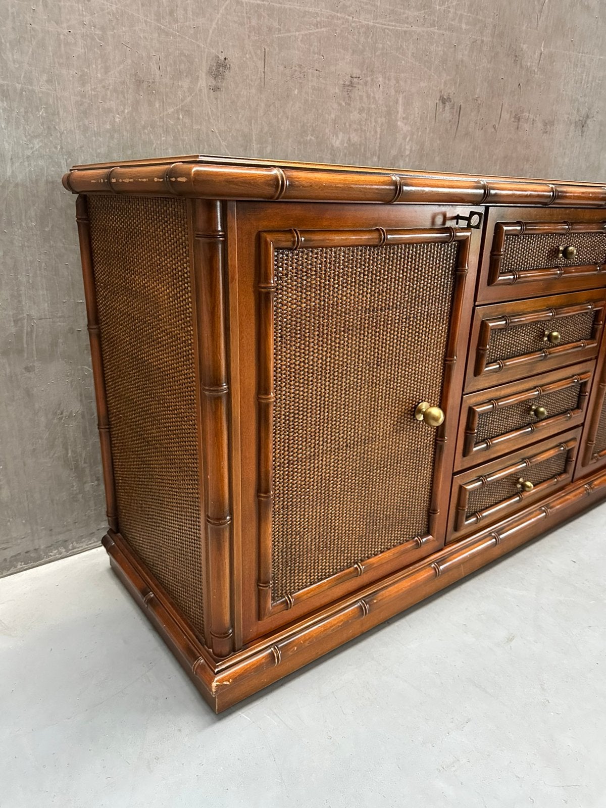 Vintage faux bamboe dressoir met rotan jaren ‘80, Ophalen of Verzenden, X, X, Gebruikt