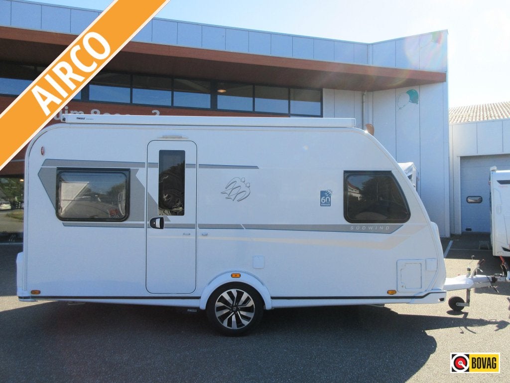 Knaus Sudwind 60 Years 450 FU ZEER NETJES, VASTE LUIFEL, Caravans en Kamperen, Caravans, Rondzit, Overige typen, Schokbreker, Knaus