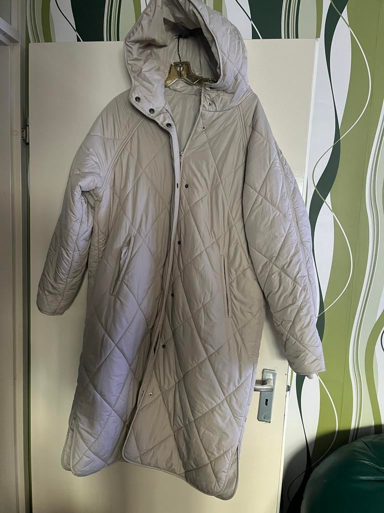 Lichtgrijse gewatteerde jas van HEMA, Maat L/XL, Ophalen of Verzenden, Gedragen, Maat 42/44 (L), Beige