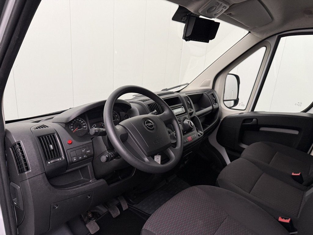 Opel Movano 140PK Bakwagen+Laadklep | 2500Kg Trekhaak | 1046, Auto's, Bestelauto's, Voorwielaandrijving, Stof, Gebruikt, 2500 kg