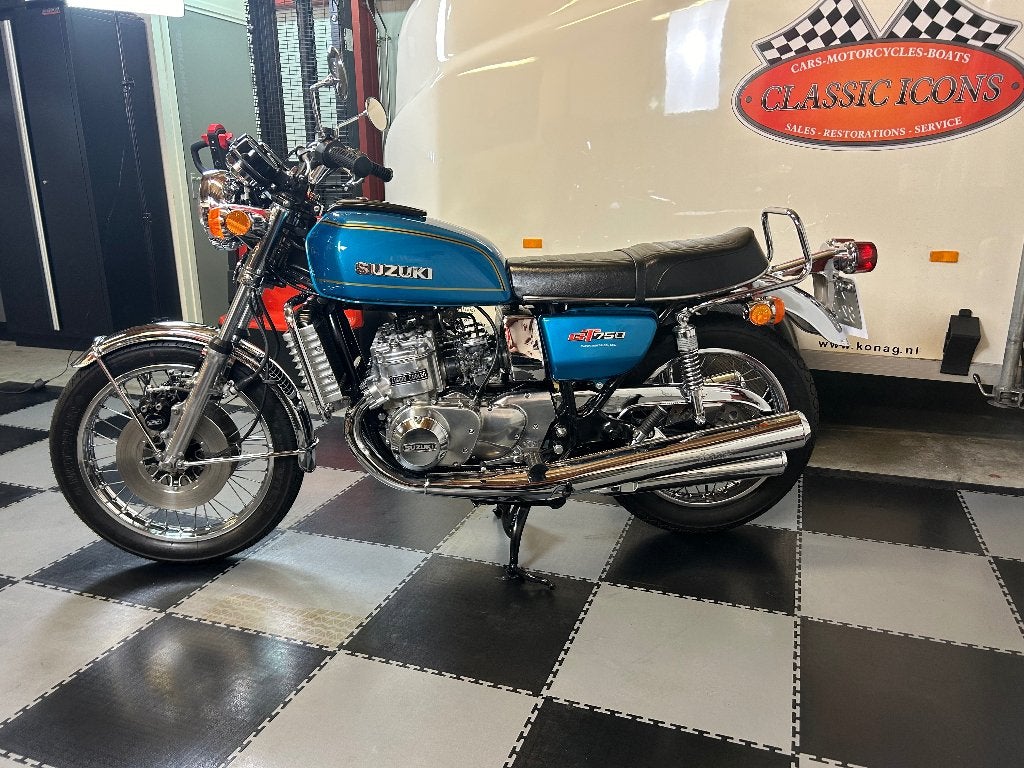 Suzuki GT750 3 cil in concoursstaat 0 km !, 750 cc, Occasion, Bedrijf, 3 cilinders