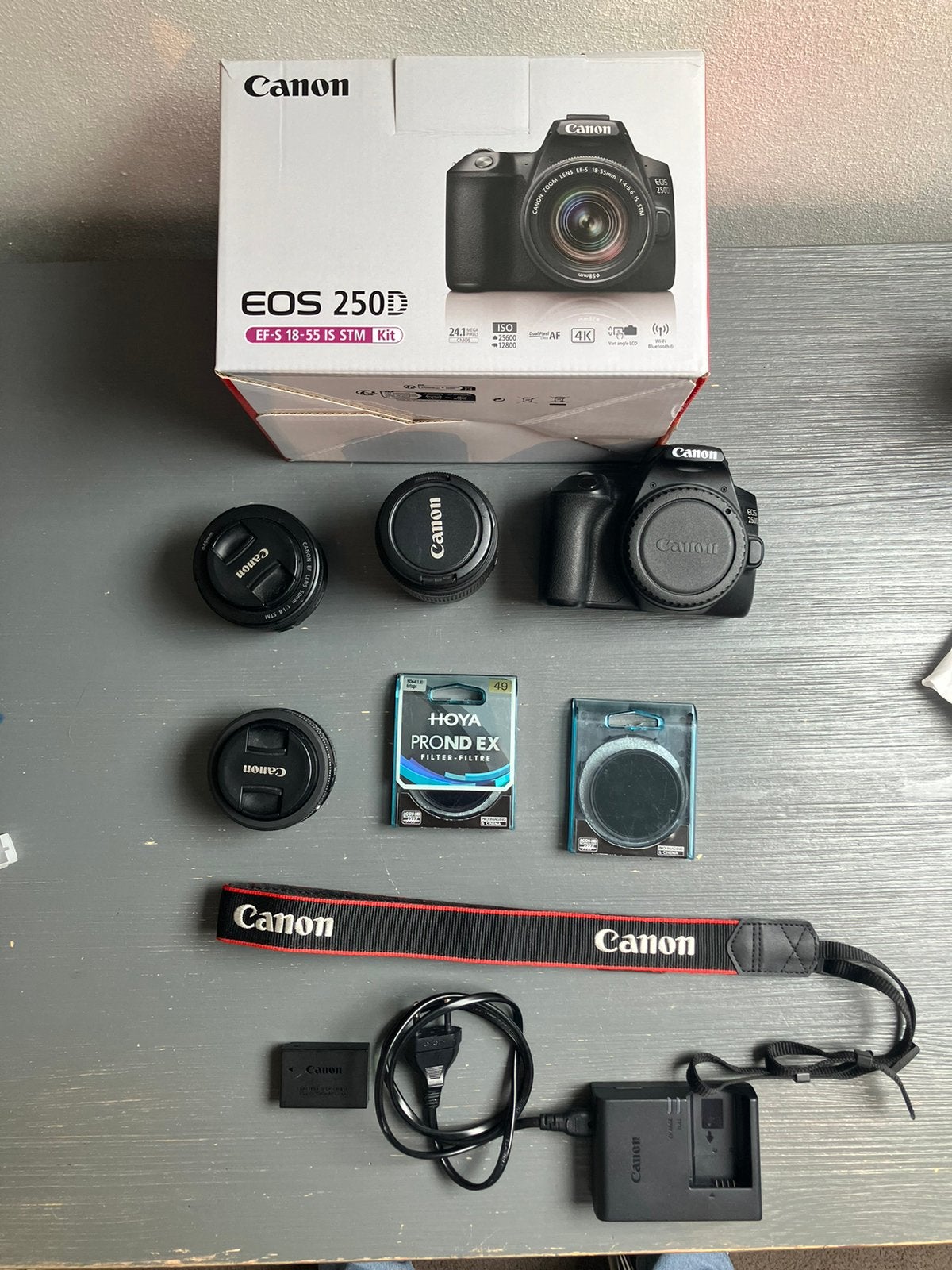 Canon EOS 250D met 3 lenzen en accessoires, Ingebouwde flitser, Spiegelreflex, Canon, Ophalen of Verzenden