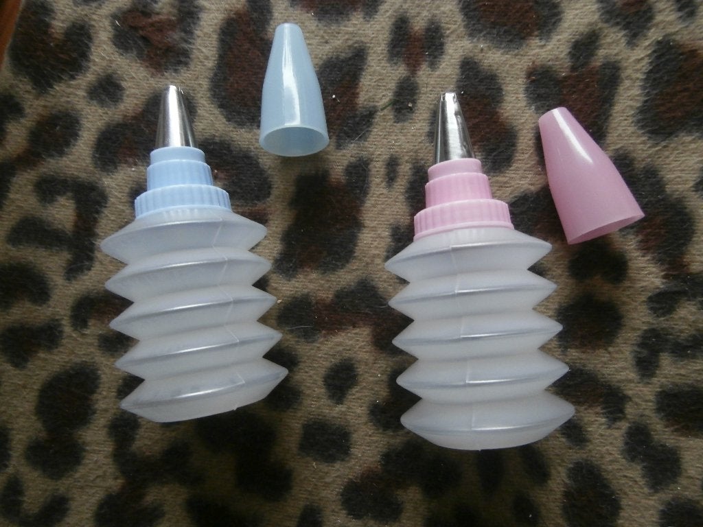Cupcake spuitfles slagroomspuit vorm spuit slagroom nieuw, Ophalen of Verzenden, Nieuw, Taarten of Cupcakes, Versiering