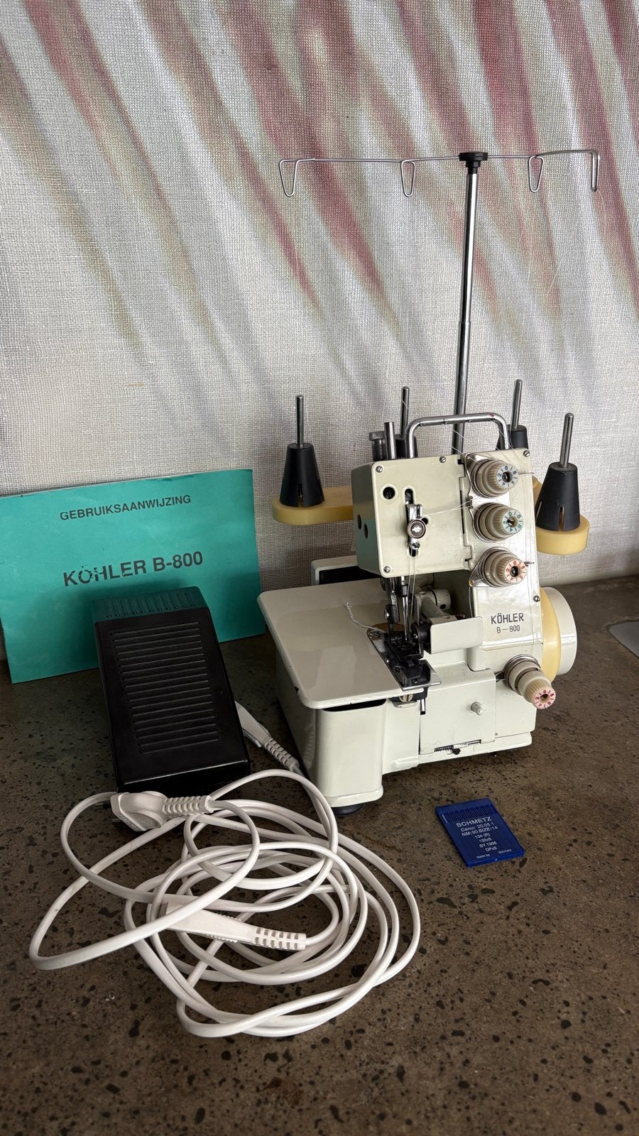 Köhler B-800 Lockmachine, Hobby en Vrije tijd, Naaimachines en Toebehoren, Ophalen of Verzenden, Gebruikt, Lockmachine, Overige merken