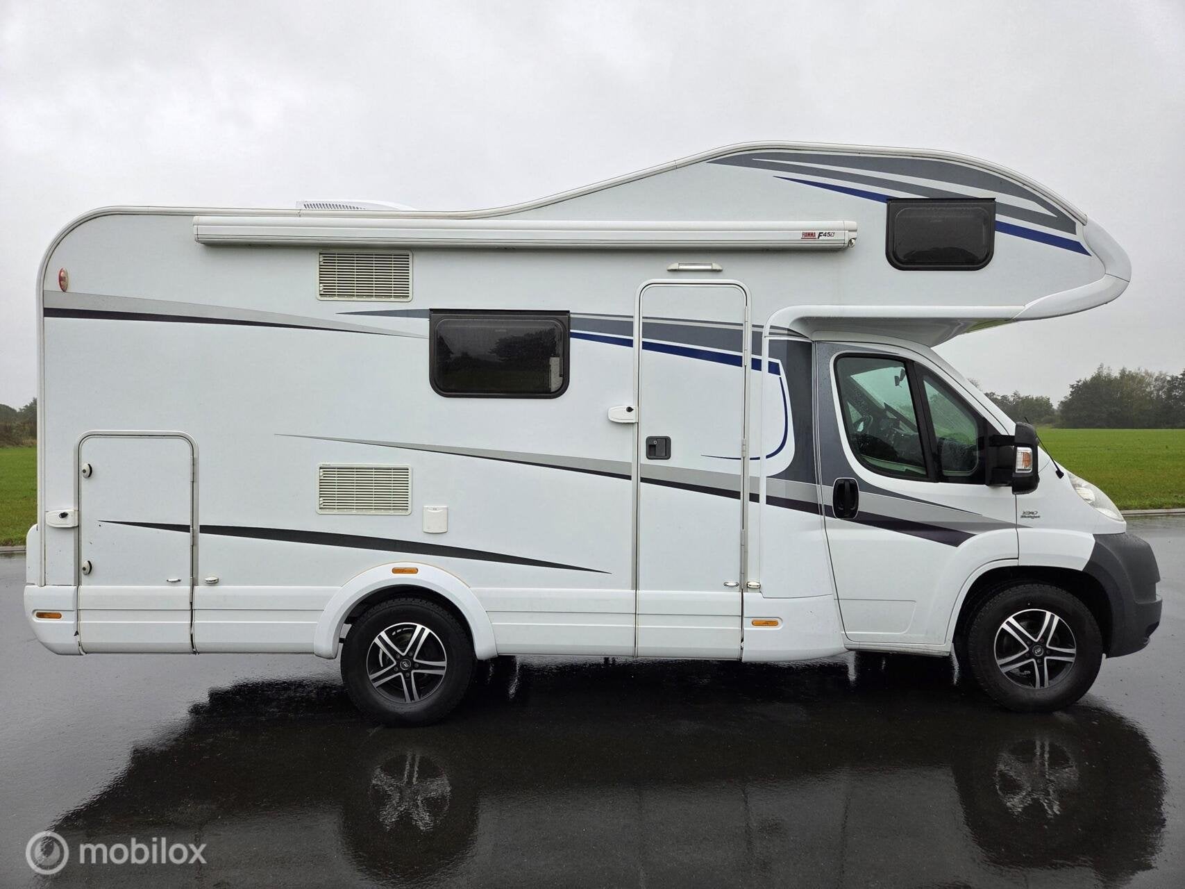 Knaus Sky Traveller 2014 ☆ 6 Persoons, Dakairco, 131PK☆, Alkoof, 6 tot 7 meter, Bedrijf, 6 tot 7 meter