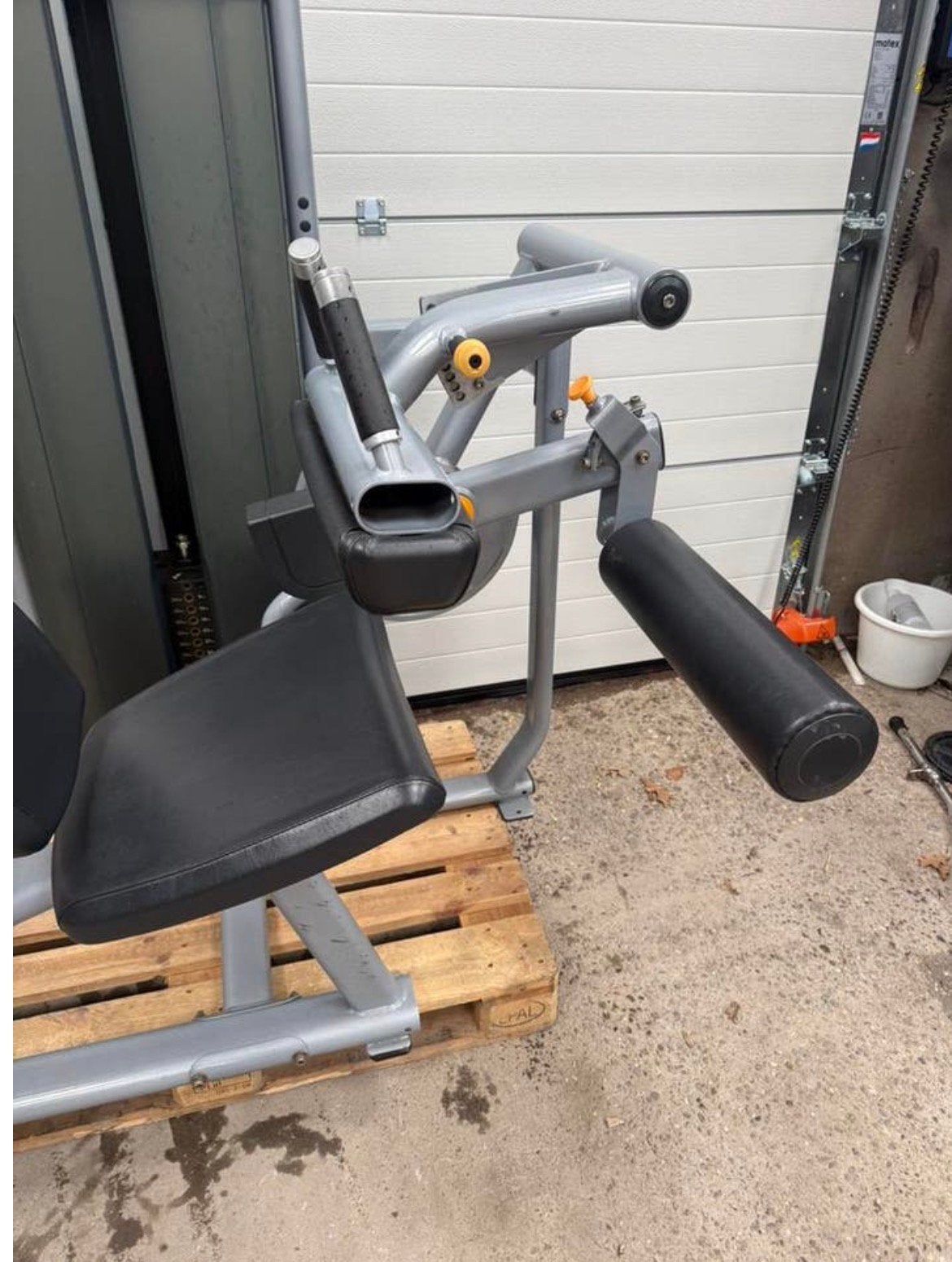 Matrix seated leg curl met 68 kg / fitness / gym / hamstring, Sport en Fitness, Ophalen, Benen, Gebruikt, -