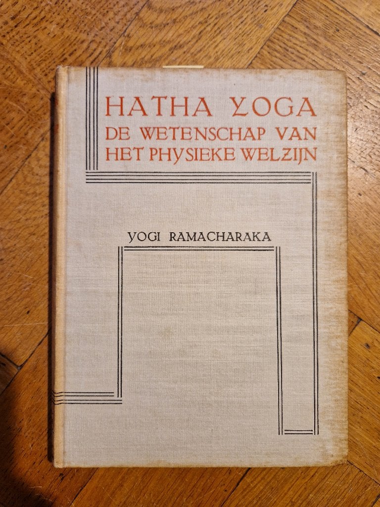 Hatha Yoga, 2e druk uit 1932, Gelezen, Meditatie of Yoga, Ophalen of Verzenden, Instructieboek