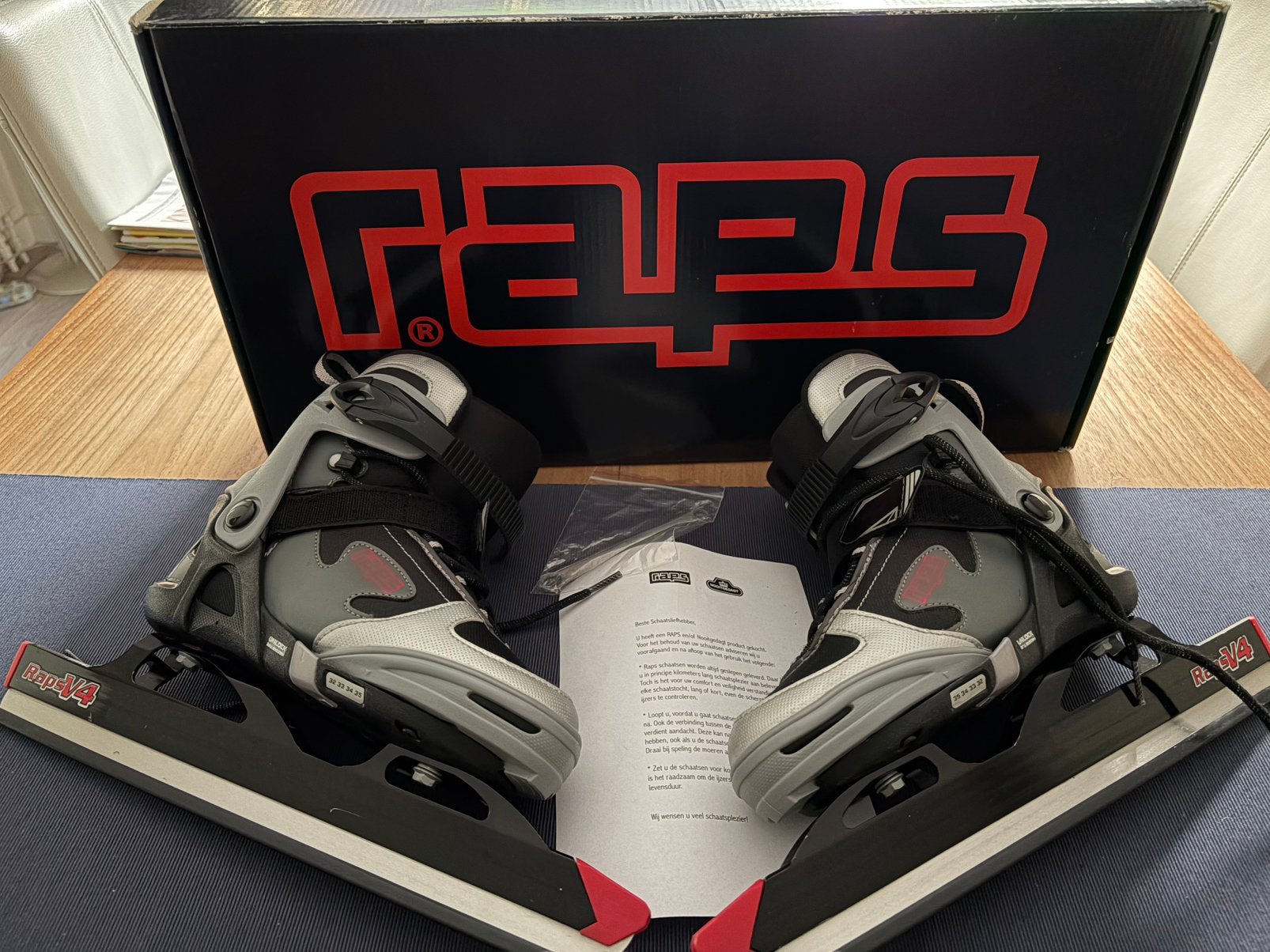 RAPS Schaatsen V4 maat 32-35 z.g.a.n., Ophalen of Verzenden, Zo goed als nieuw, Noren, Raps