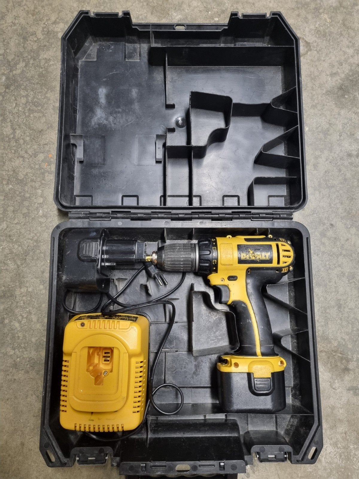 De walt accu schroefmachine, Doe-het-zelf en Verbouw, Gereedschap | Boormachines, Ophalen of Verzenden, Gebruikt, Minder dan 400 watt