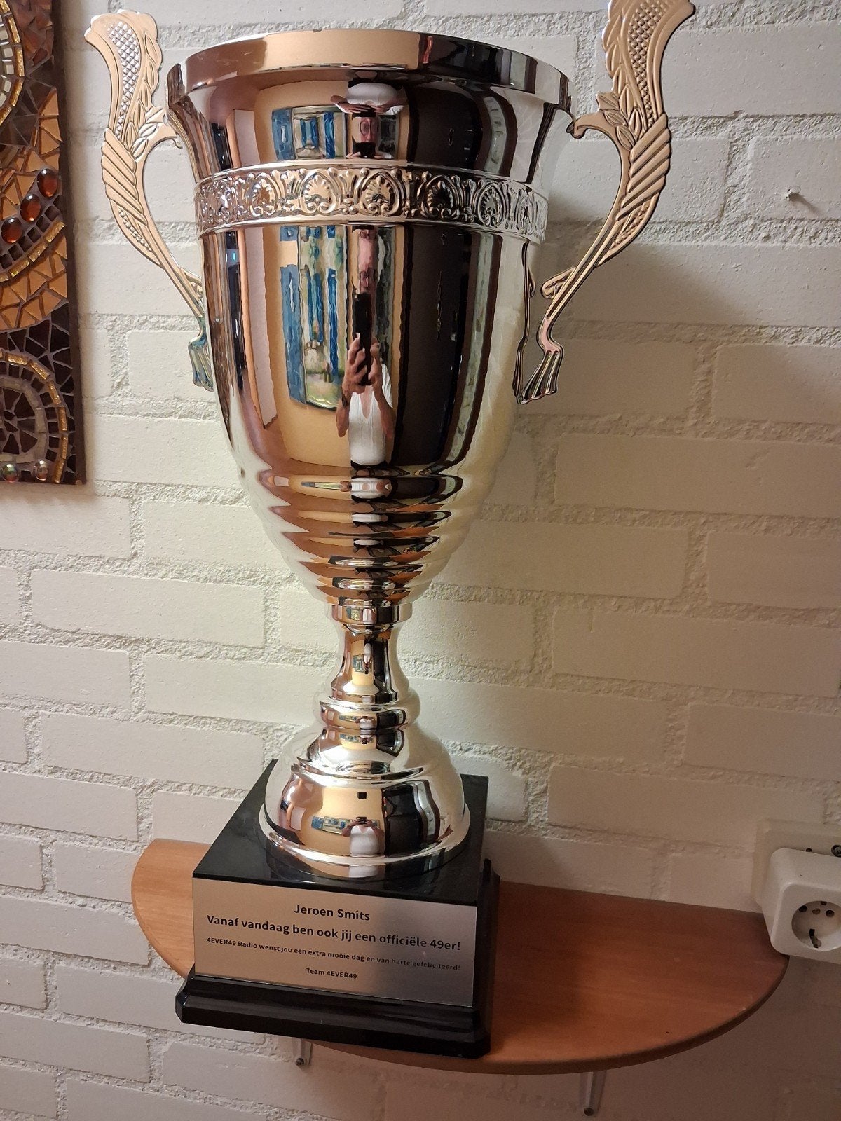 Grote zilverkleurige trofee - 60 cm hoog, Ophalen of Verzenden, Zo goed als nieuw