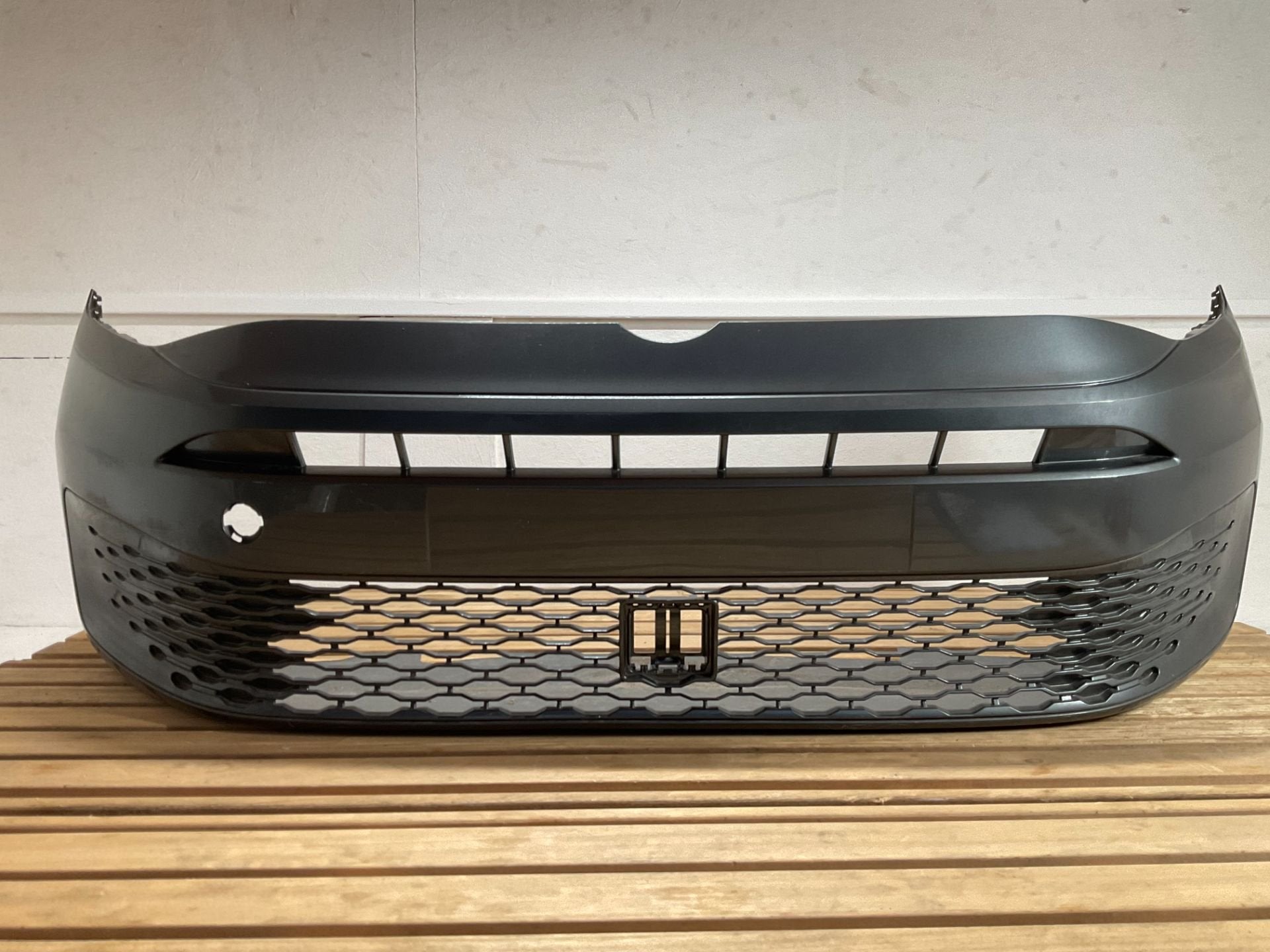 Bumper Volkswagen CADDY 2K7 2K7807221A 2021-2025 Voorbumper, Gebruikt, Volkswagen AG, Bumper, Berliner Ring 2
38440  Wolfsburg, DE