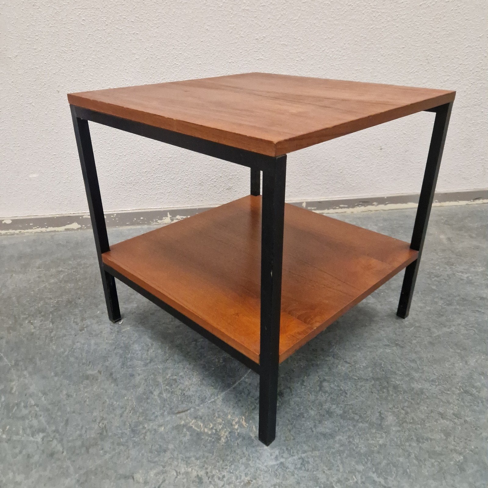jaren 60 vierkante bijzettafel salontafel audiomeubel teak, Gebruikt, Aaldertgeertsstraat 43 Olst, Kolibri vintage, Minder dan 50 cm
