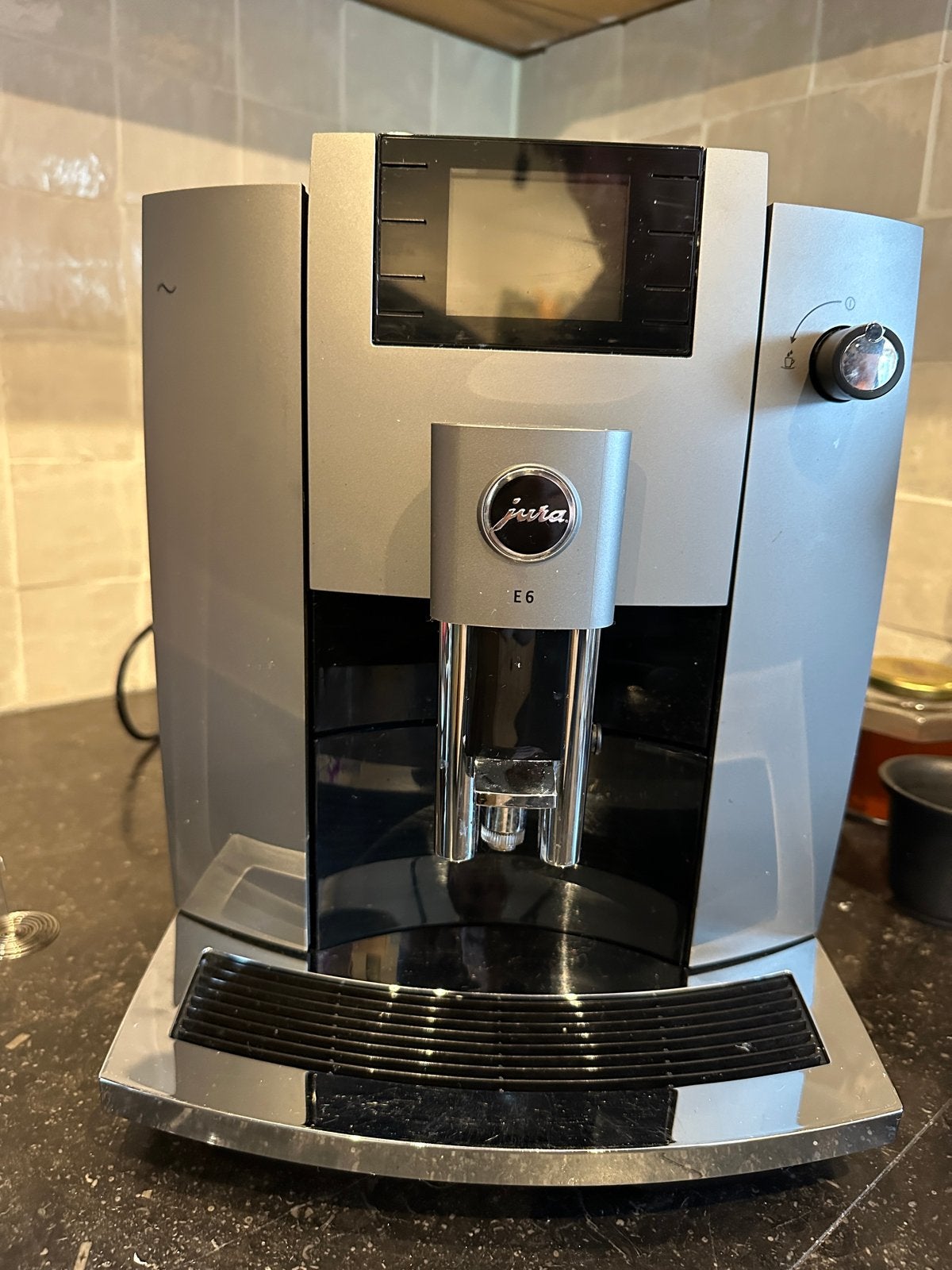 Jura E6 Koffiemachine - Zo goed als nieuw, Ophalen, Afneembaar waterreservoir, 10 kopjes of meer, Koffiemachine