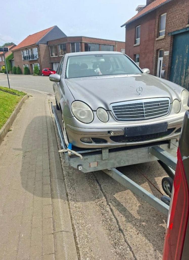 Mercedes E klasse 200 CDI voor sloop, Ophalen