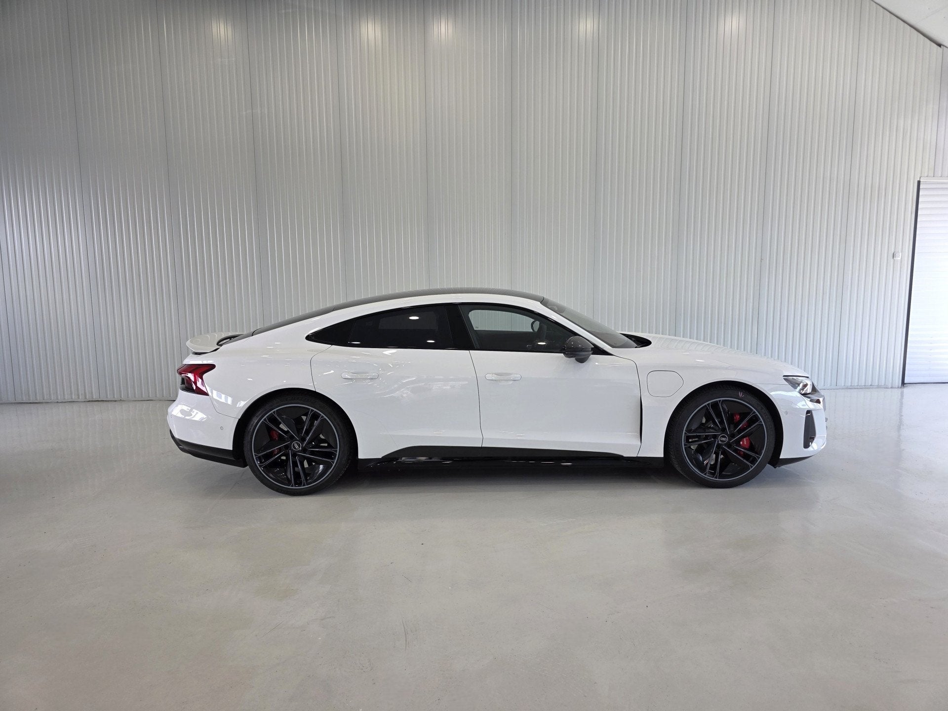 Audi e-tron GT RS 93 kWh |599PK| (bj 2022, automaat), Auto's, Automaat, 238 pk, Gebruikt, Zwart