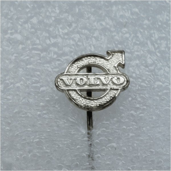 SP0732 Speldje Volvo, Verzamelen, Speldjes, Pins en Buttons, Ophalen of Verzenden, Gebruikt, Overige onderwerpen