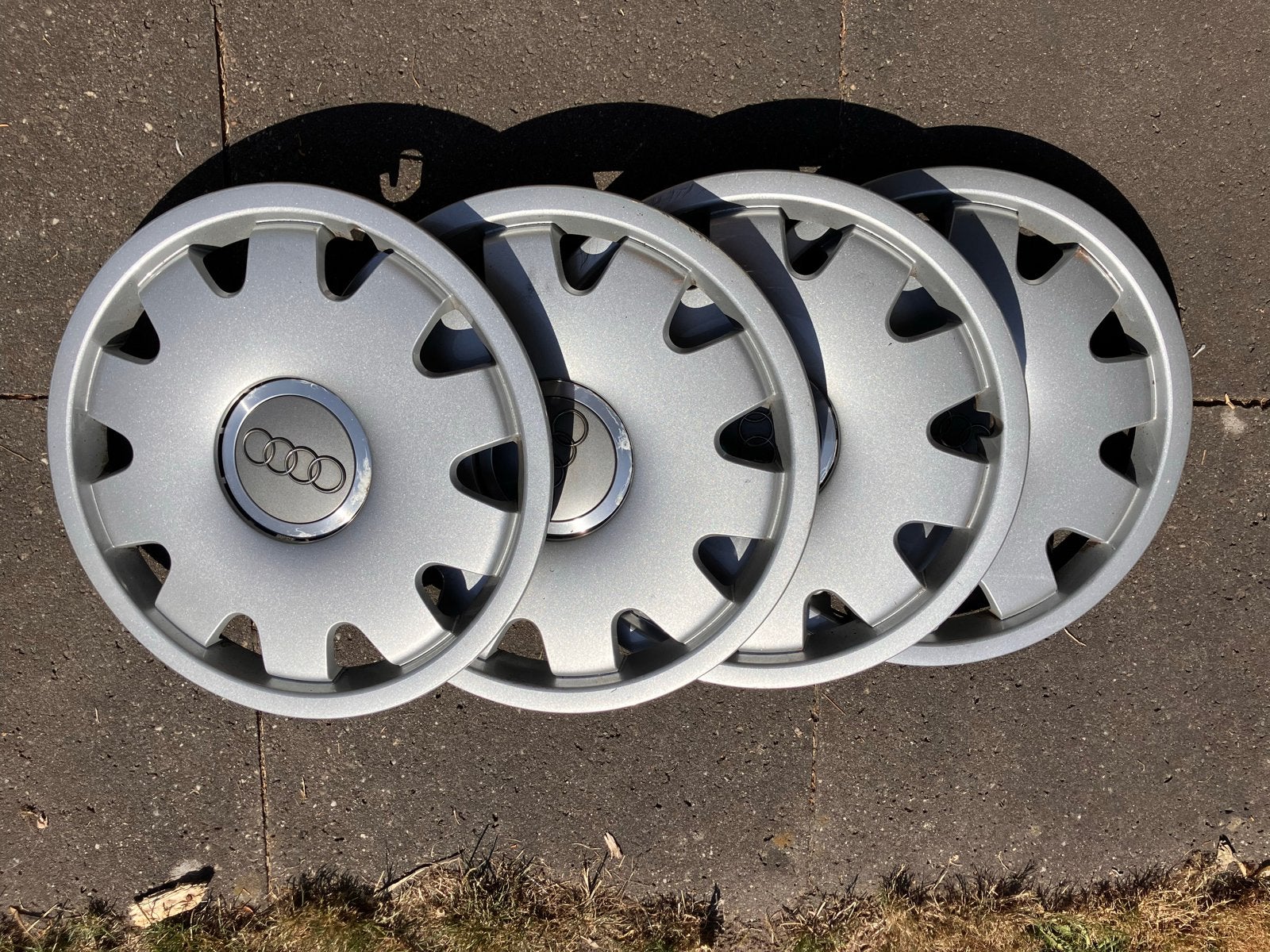Set van 4 Audi wieldoppen, Ophalen of Verzenden, Gebruikt