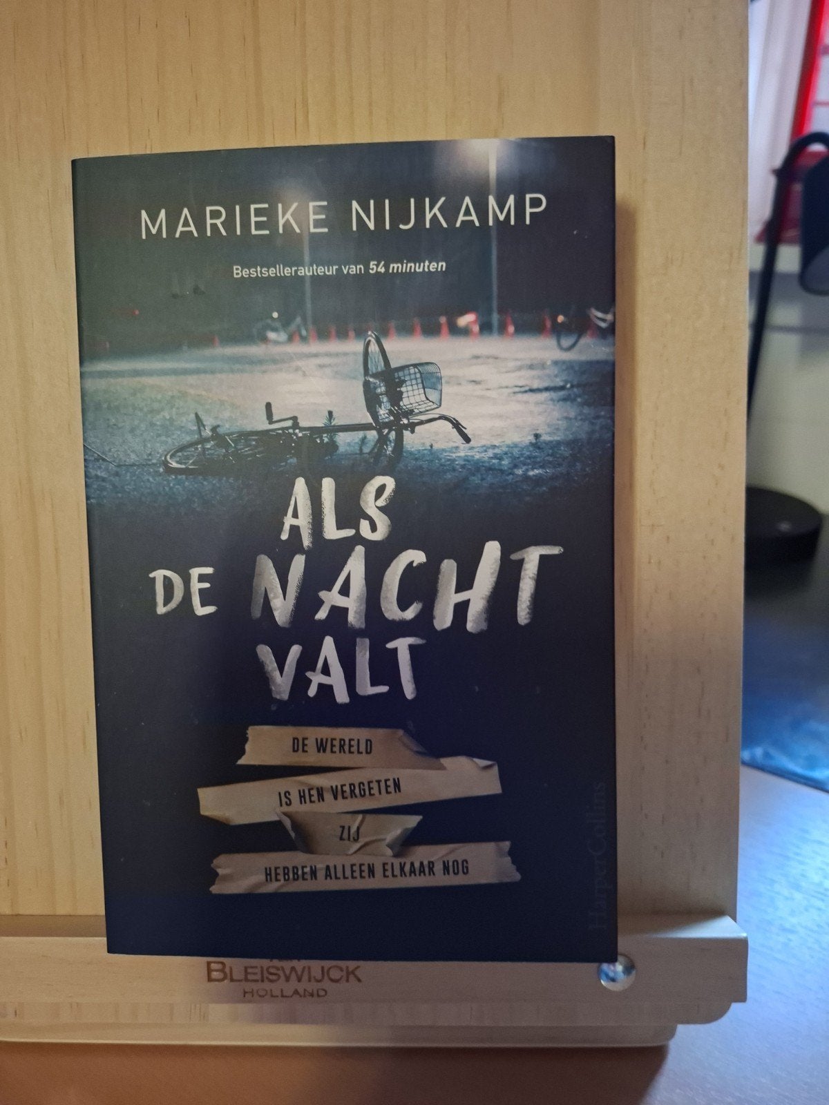Marieke Nijkamp - Als de nacht valt, Boeken, Ophalen, Zo goed als nieuw, Marieke Nijkamp