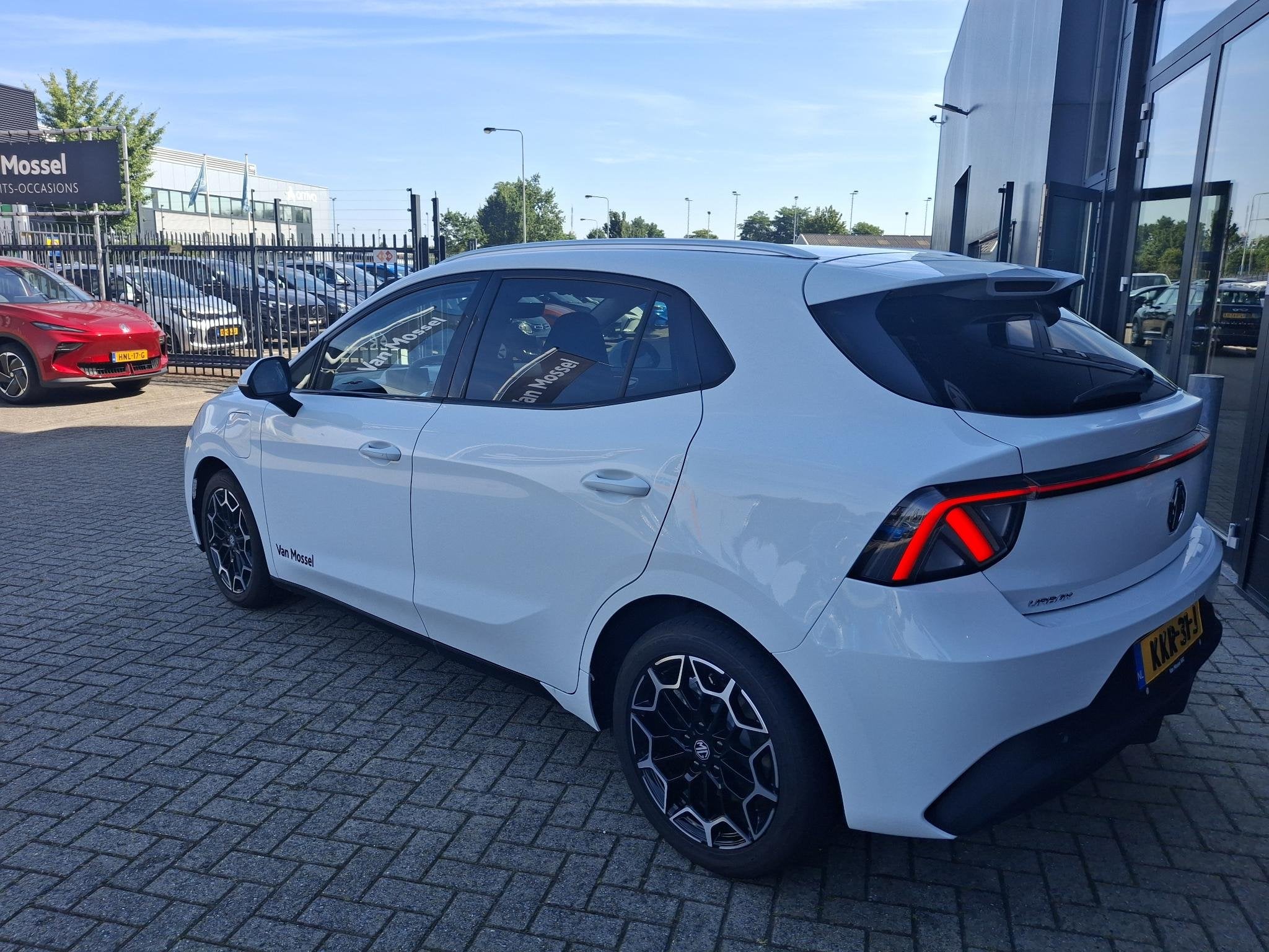 MG 4 EV Urban Premium 54 kWh, Auto's, 12 maanden, Stof, Gebruikt, 160 pk