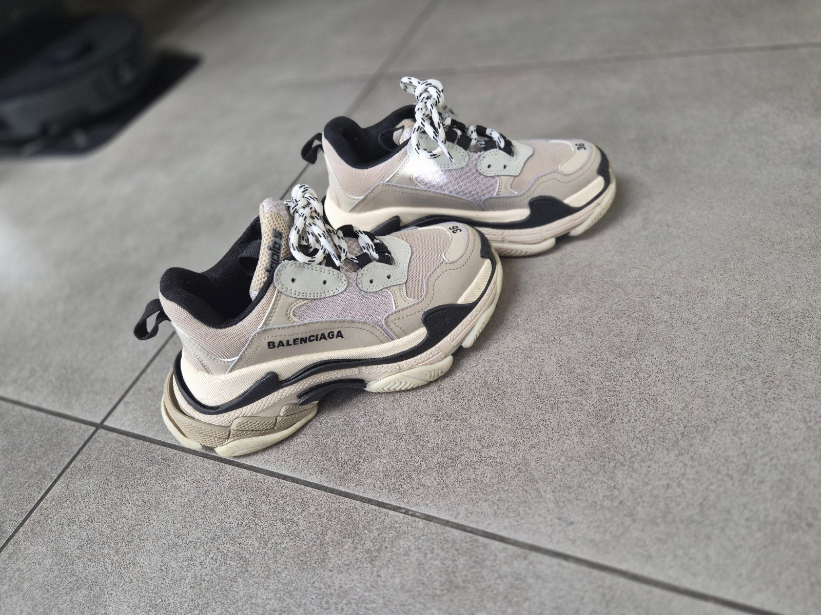 balenciaga triple S maat 36, Kleding | Dames, Balenciaga, Beige, Ophalen of Verzenden, Sneakers of Gympen