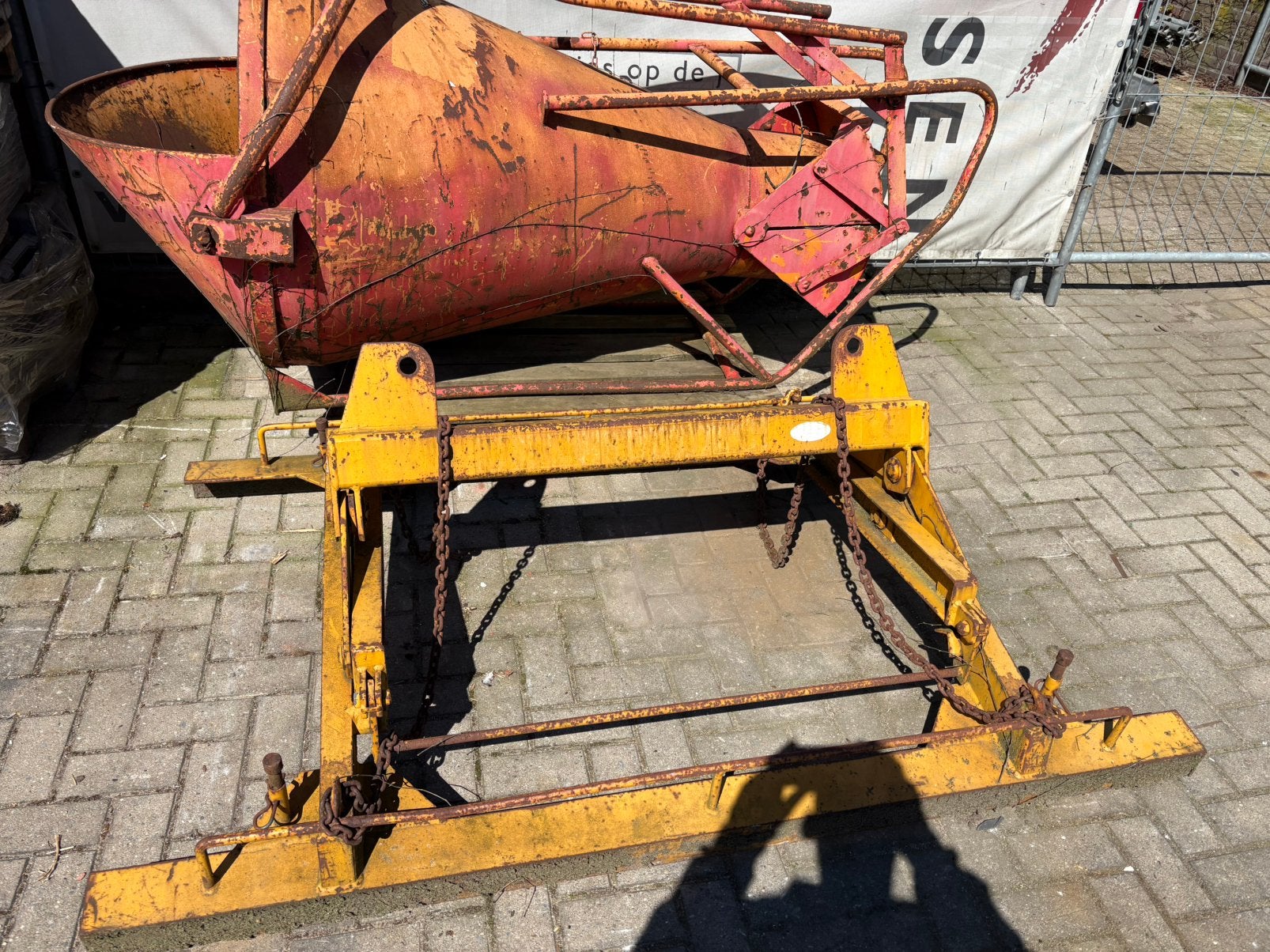 beton kubel en kanaal platen klem, Ophalen