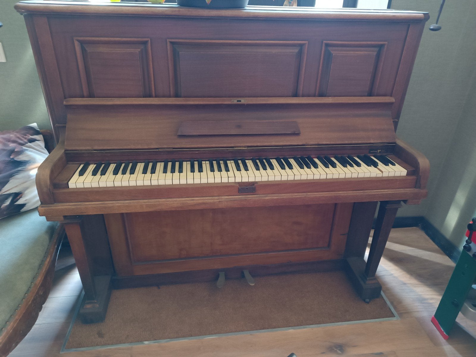 Mooie gebruikte piano - Klassiek bruin, Muziek en Instrumenten, Piano's, Ophalen, Gebruikt, Bruin, Piano