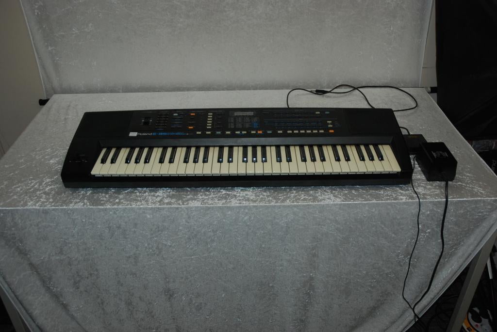 Roland Intelligent synthesizer E-35  <26260613>, Gebruikt, ., Keyboard of Synthesizer, Ophalen of Verzenden