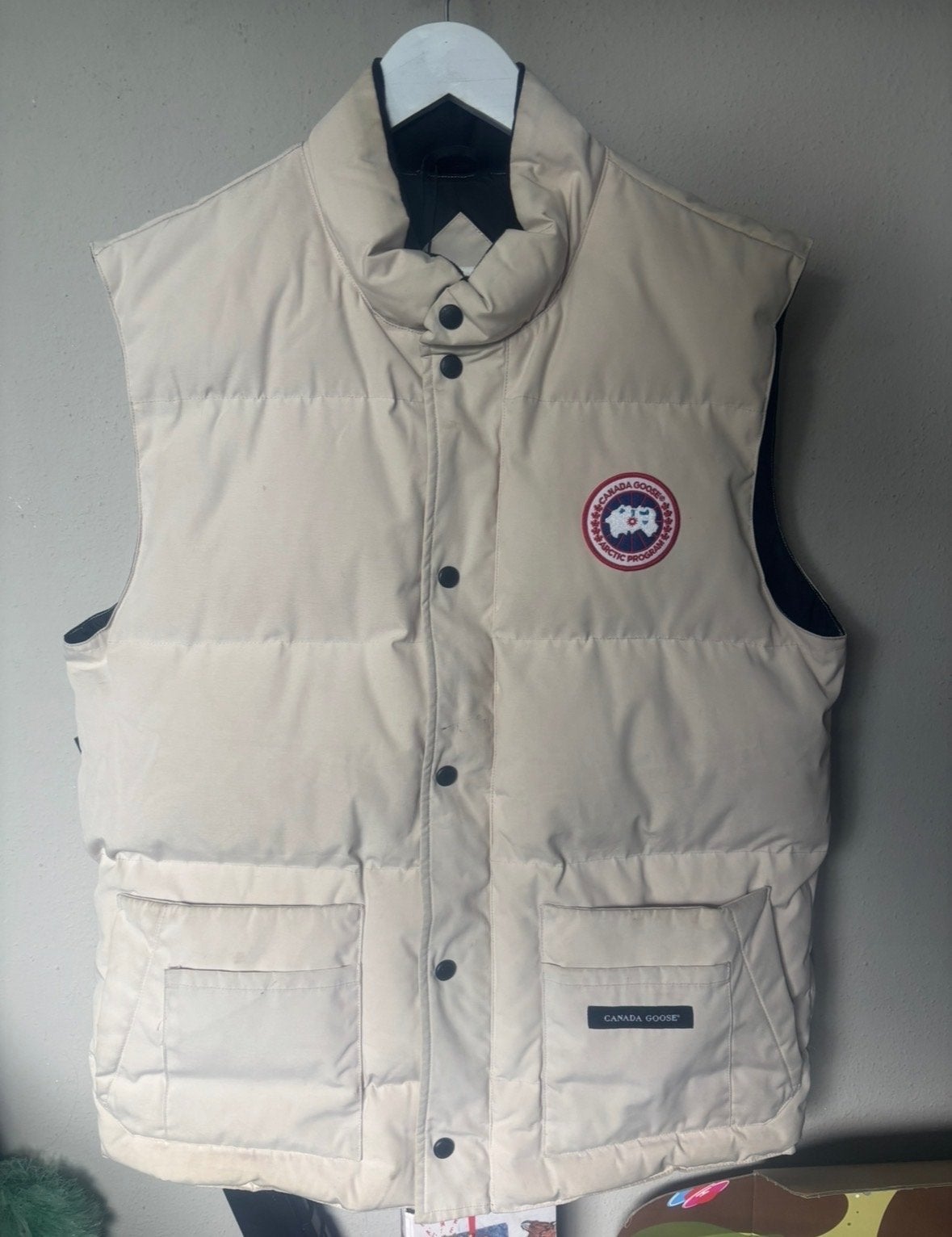 Canada Goose Bodywarmer - Beige - Maat L, Kleding | Heren, Ophalen of Verzenden, Gedragen, Maat 52/54 (L), Beige