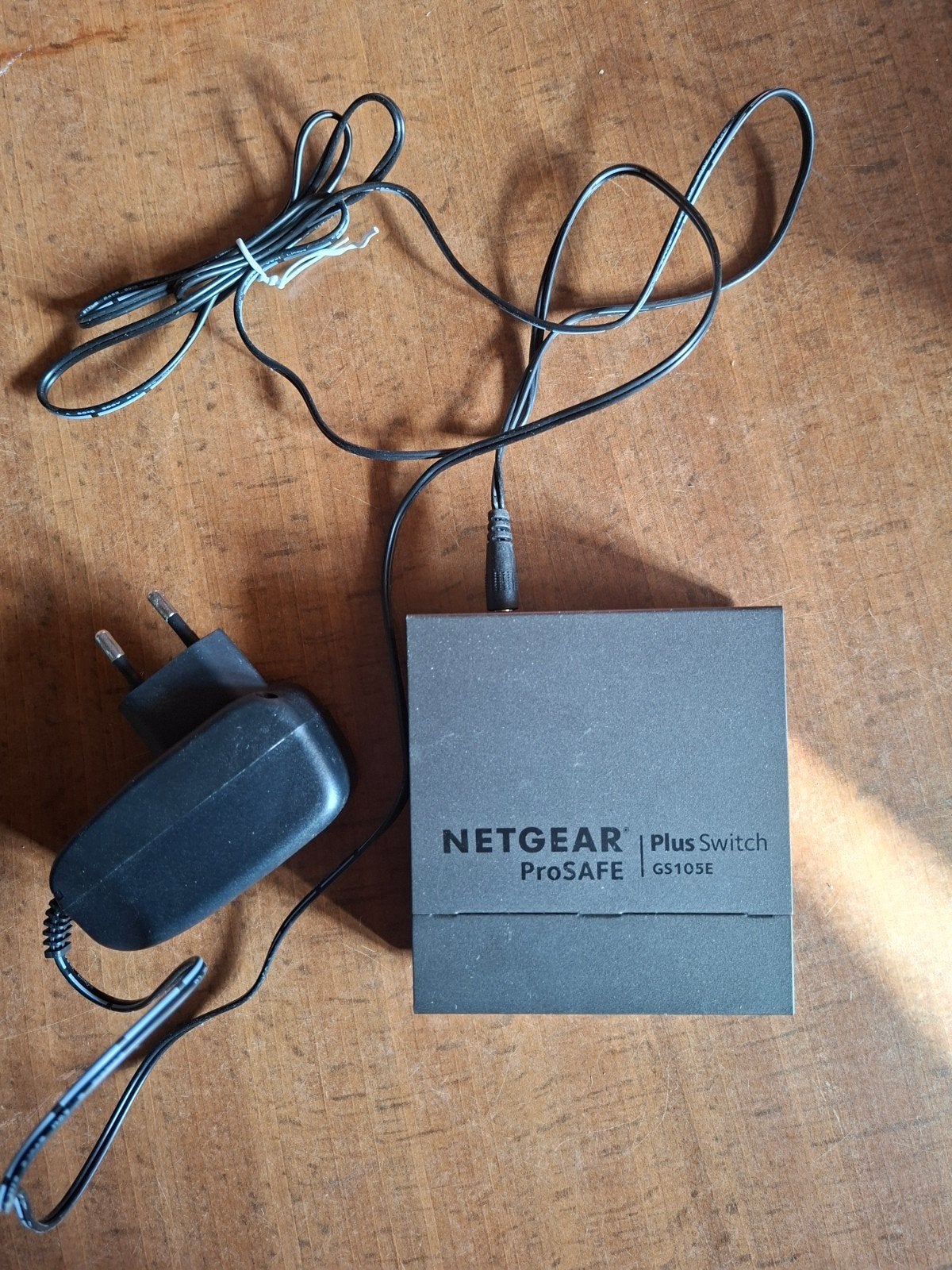 NETGEAR ProSAFE Plus Switch GS105E - 5 Gigabit poorten, Computers en Software, Ophalen of Verzenden