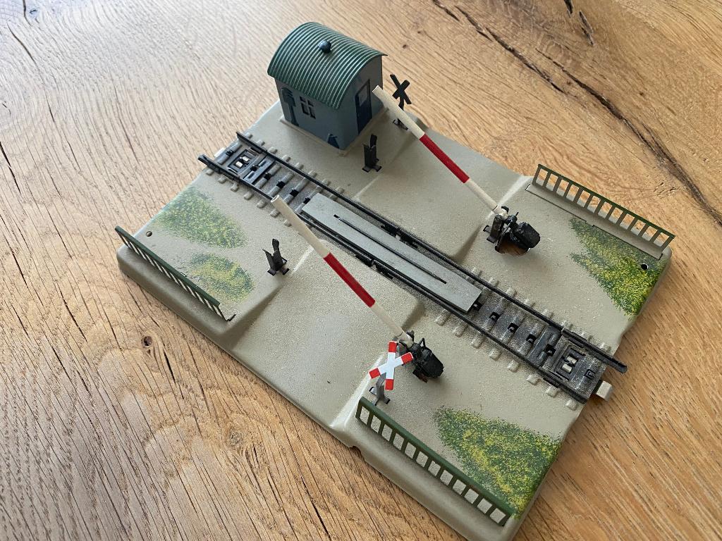 Spoorweg overgang | spoorovergang, Hobby en Vrije tijd, Modeltreinen | H0, Ophalen, Wisselstroom, Brug, Tunnel of Gebouw, Nieuw