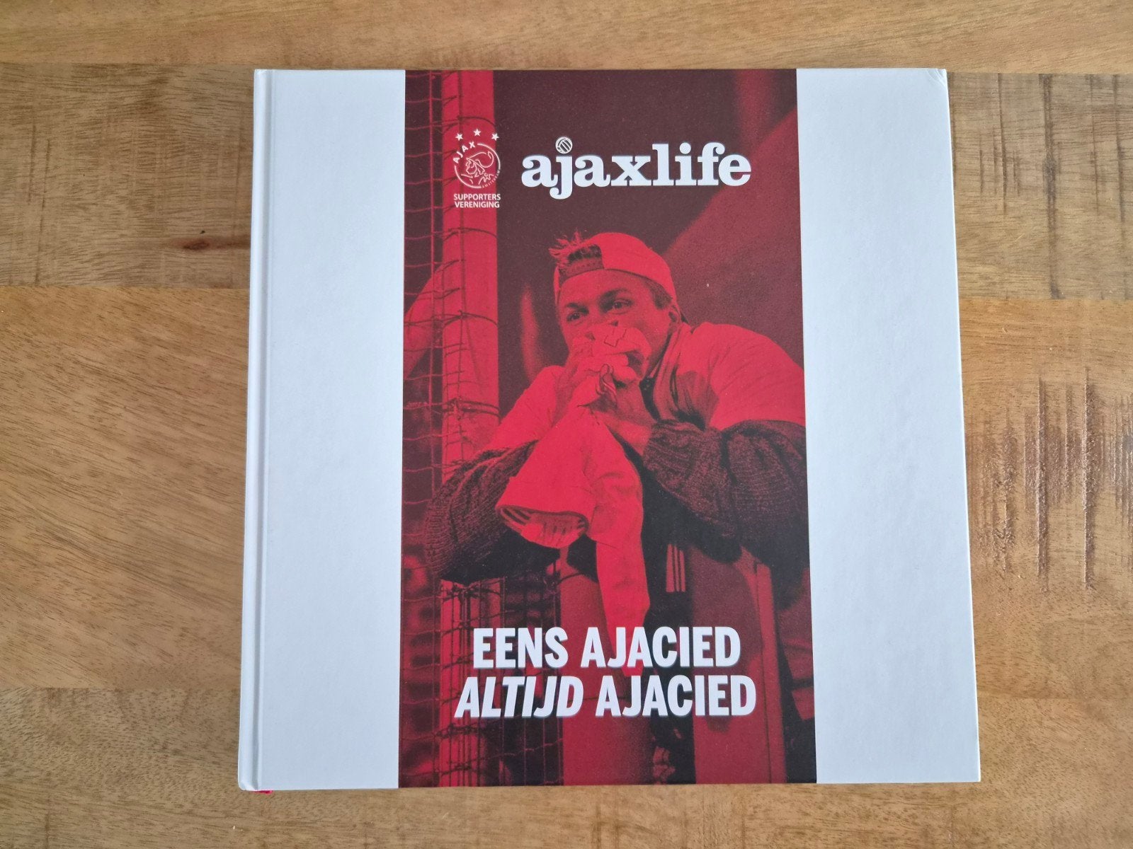 Ajax boek: Eens Ajacied Altijd Ajacied - AjaxLife, Ophalen of Verzenden, Zo goed als nieuw, AjaxLife, Balsport