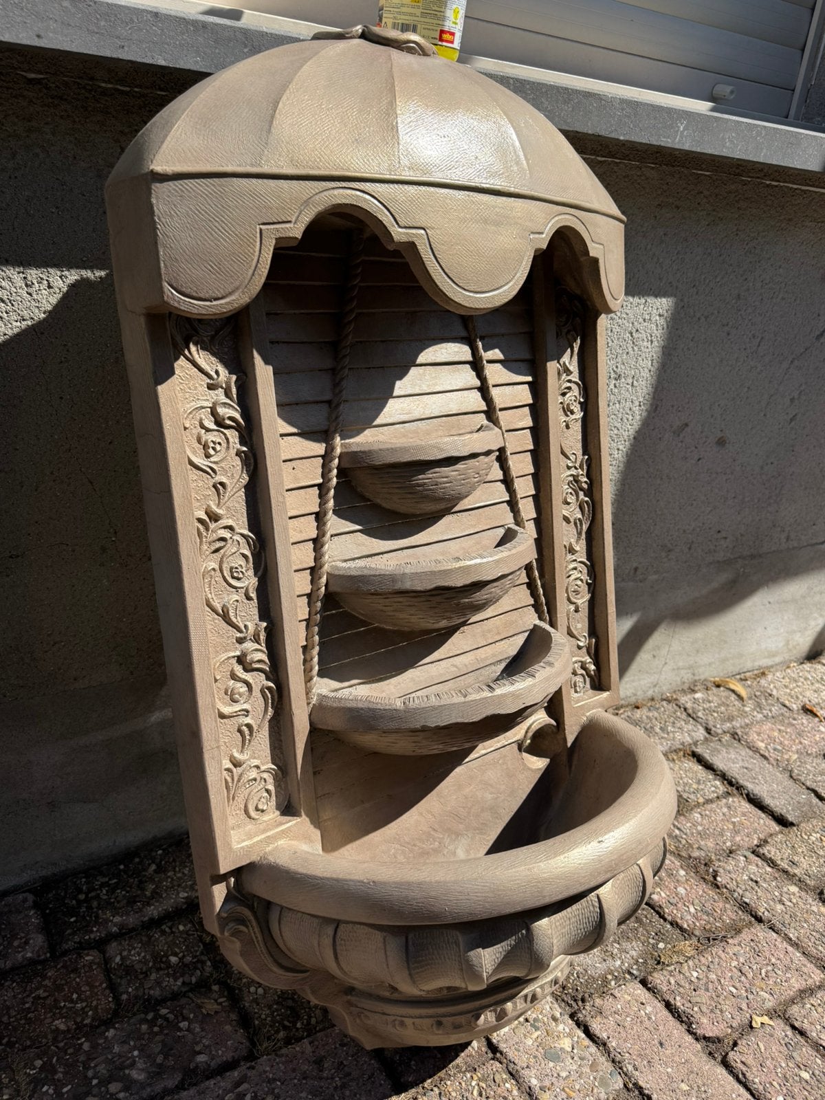 Henri Studio Palatine – massief stenen tuinfontein, Tuin en Terras, Ophalen, Zo goed als nieuw