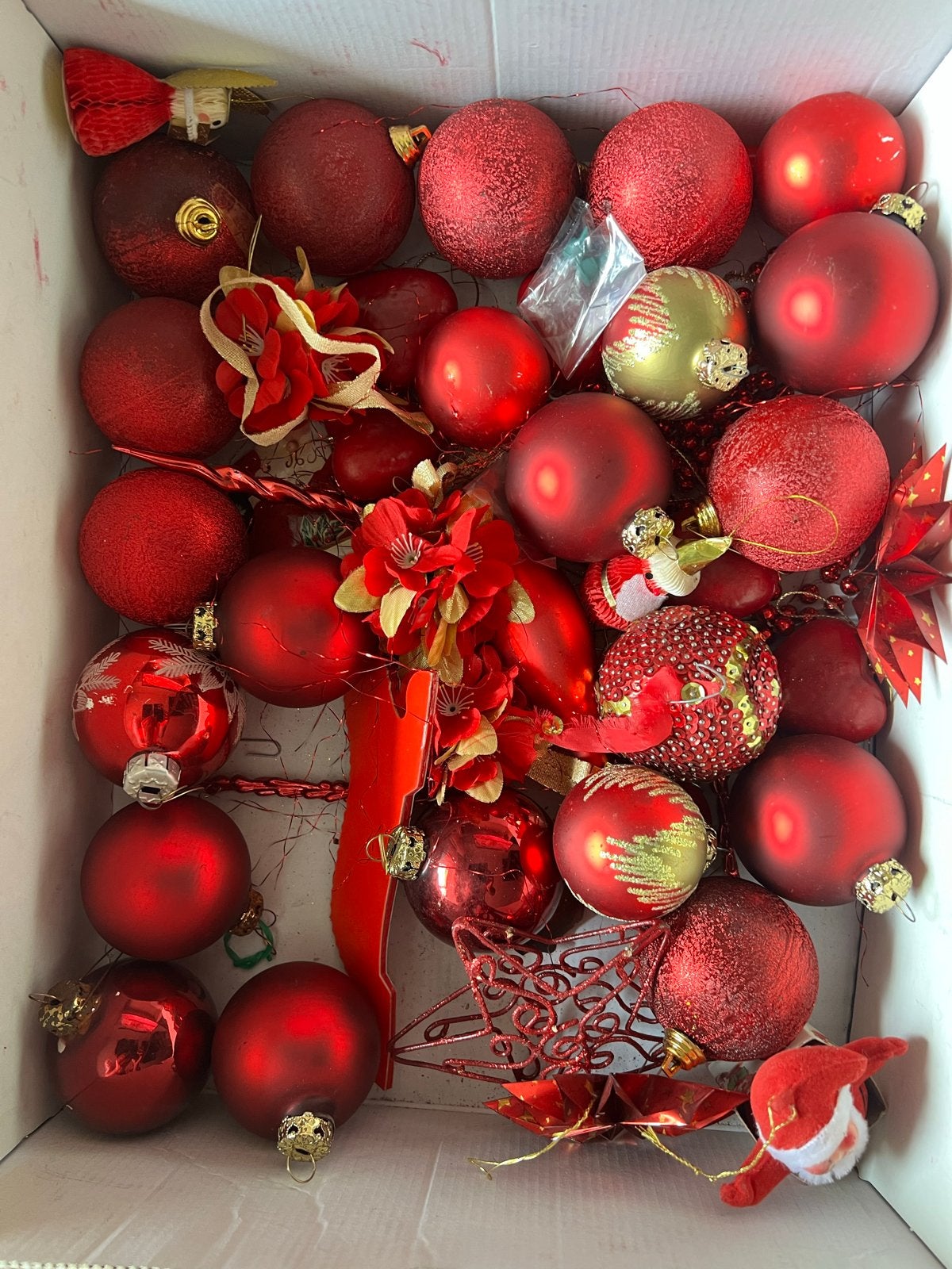 Rode en zilveren  kerstballen piek en werkende verlichting, Diversen, Ophalen