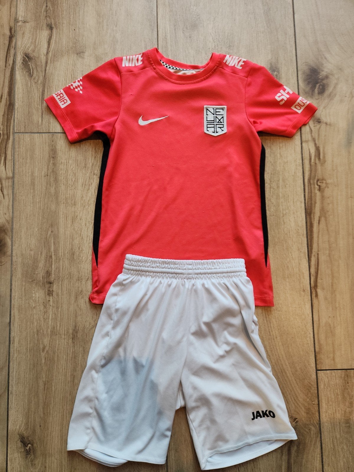 Neymar Jr. Voetbaltenue - Maat S (128-137 cm), Ophalen of Verzenden, Gebruikt, Jongen of Meisje, Shirt of Longsleeve