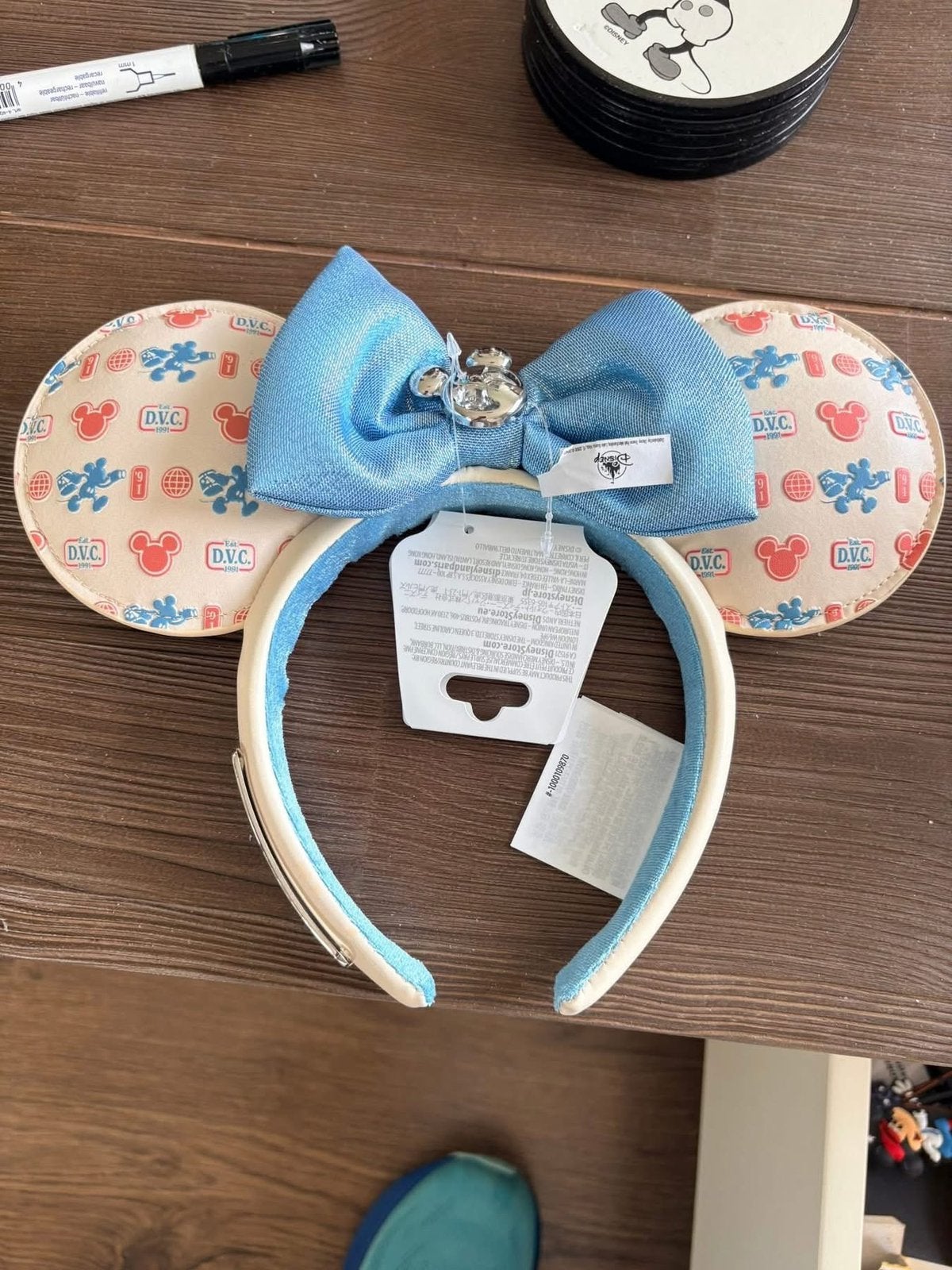Disney dvc exclusive minnie mouse ears / oortjes, Ophalen of Verzenden, Mickey Mouse, Zo goed als nieuw, Beeldje of Figuurtje
