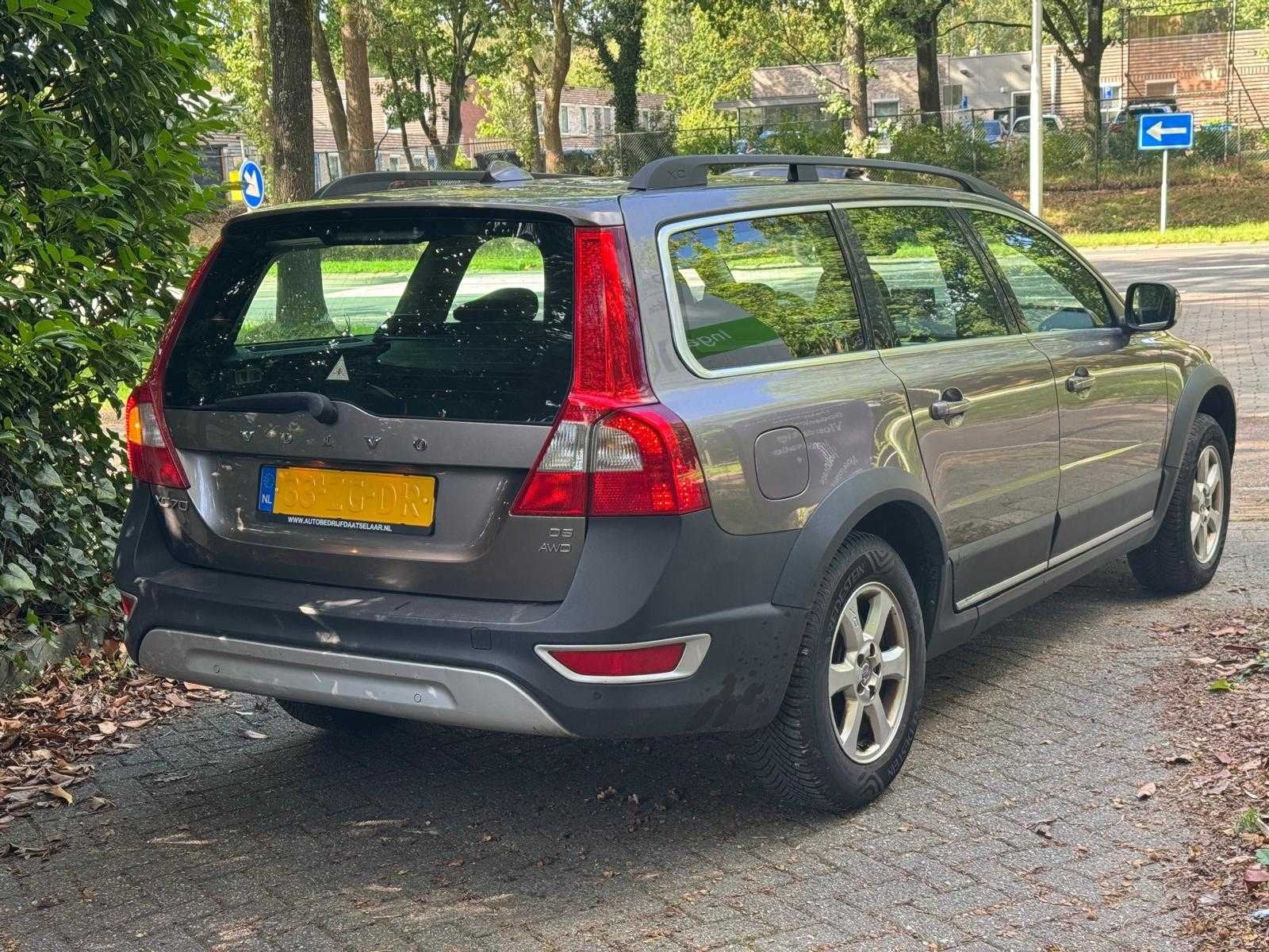 Volvo XC70 2.4 D5 Summum, 33-ZG-DR, Auto's, 1706 kg, Gebruikt, 197 €/maand, XC70