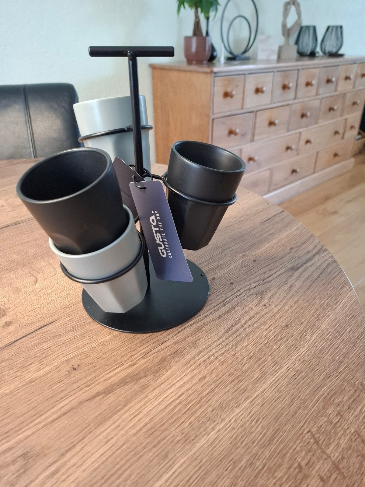 Mokkenrek Gusta met 4 mokken, Nieuw, Ophalen of Verzenden, Modern, Kop(pen) en/of Schotel(s)