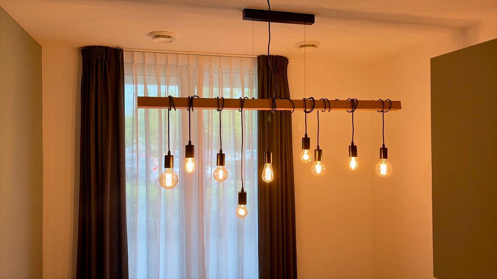 Industriële hanglamp met houten balk en 9 Calex led lampen, Huis en Inrichting, Ophalen, Zo goed als nieuw