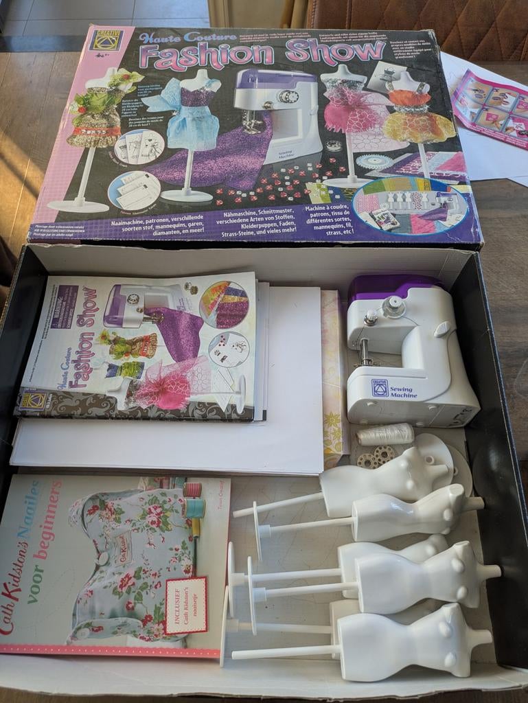 Kinder naaimachine set - Fashion Show, Hobby en Vrije tijd, Naaimachines en Toebehoren, Ophalen