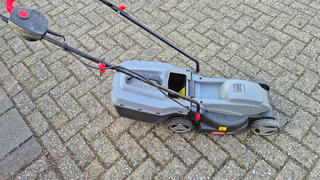 Elektrische grasmaaier - Powerplus 320mm, Cirkelmaaier, Gebruikt, Elektrische grasmaaier, Ophalen of Verzenden