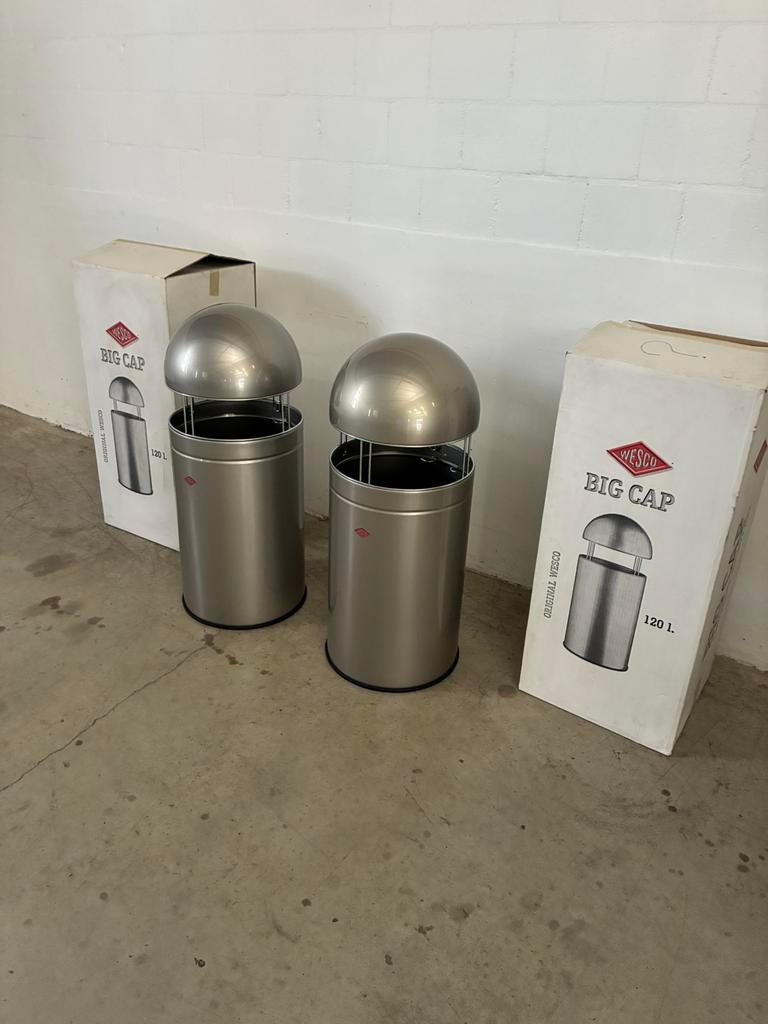 Te koop 2 stuks nieuwe wesco big cap afvalbakken staal, Kunststof, 40 liter of meer, Ophalen of Verzenden, Zo goed als nieuw