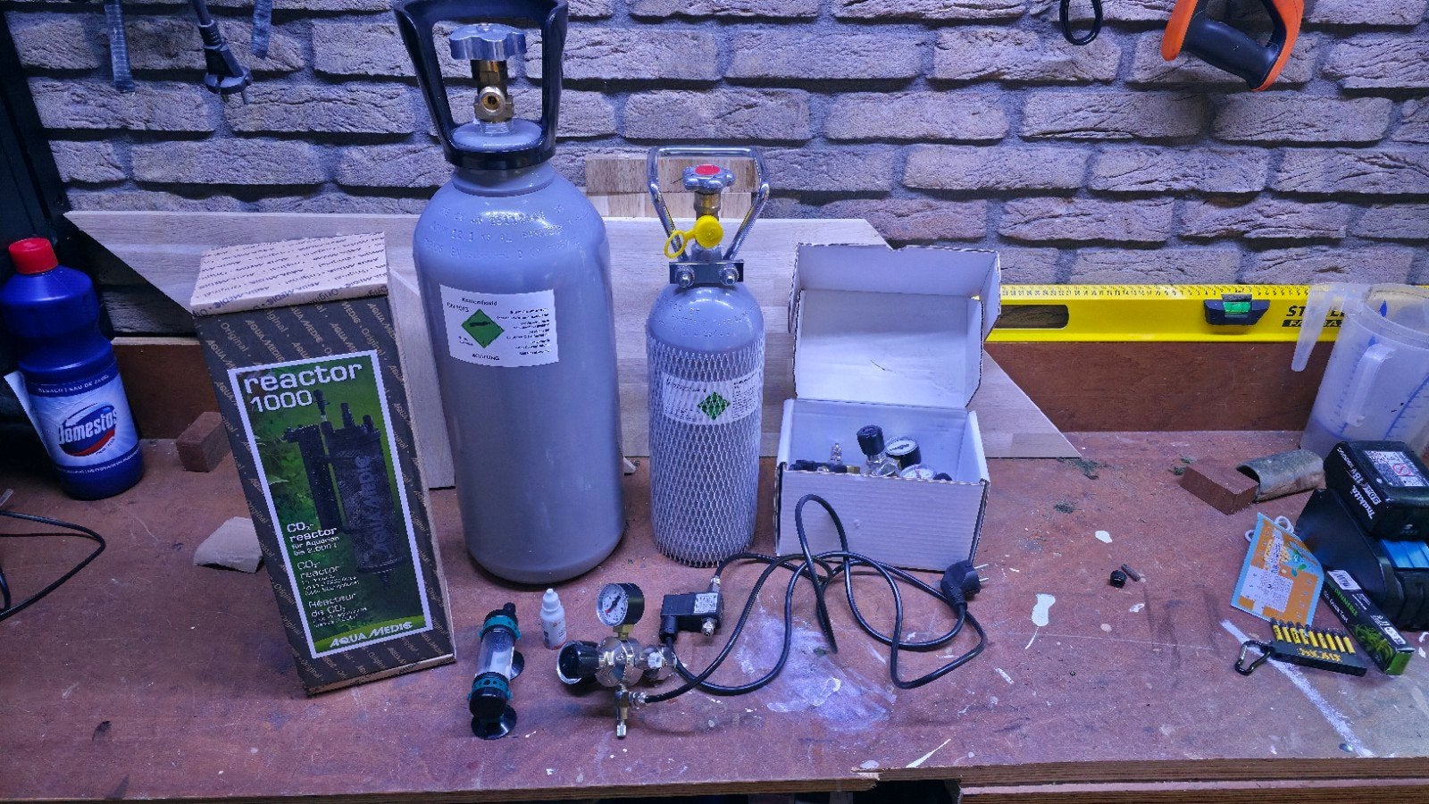 Complete CO2 systemen voor aquaria (oa 2 en 6 KG), Ophalen, Zo goed als nieuw