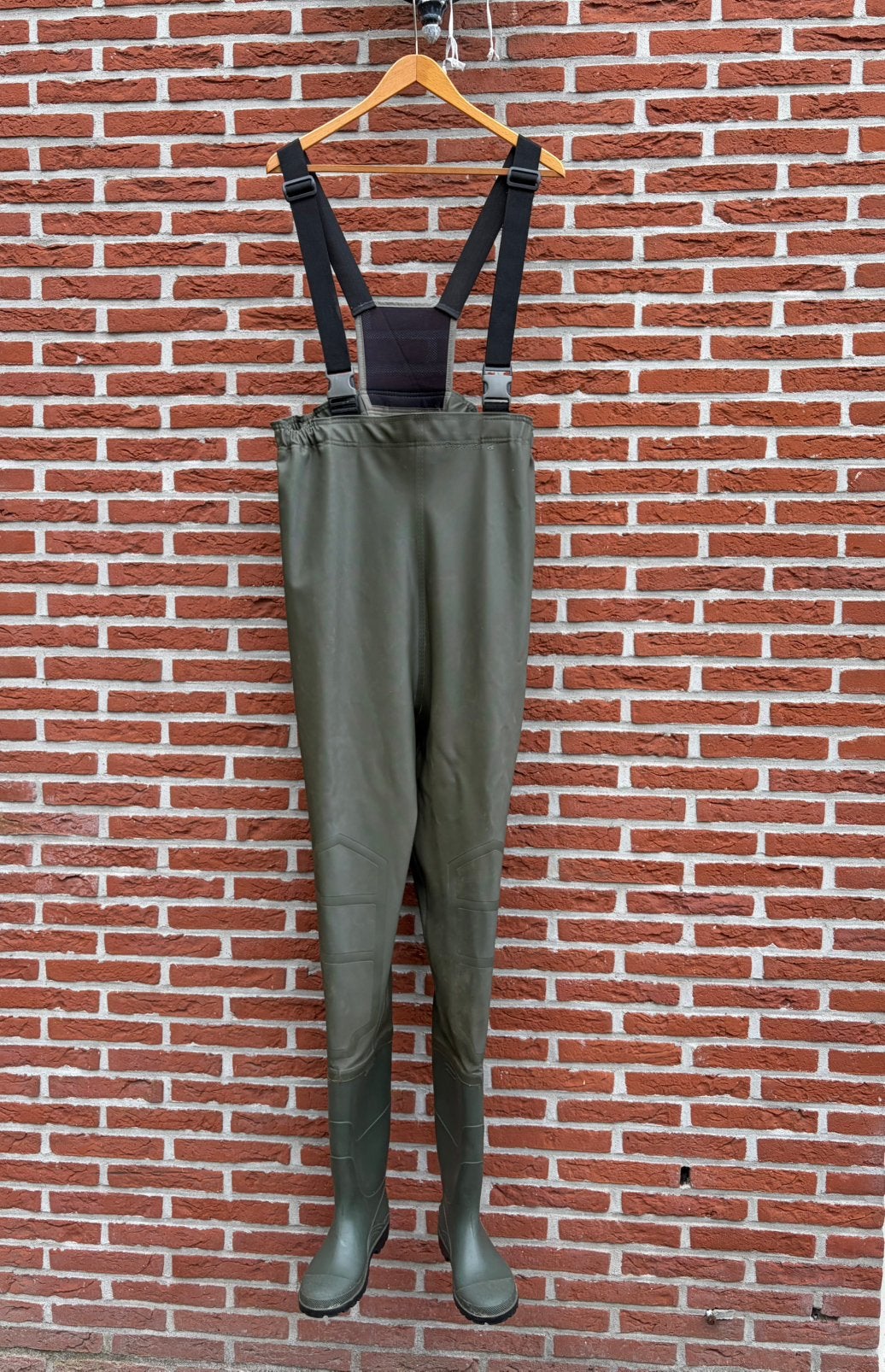 Waadpak Caperian, Ophalen, Gebruikt, Kleding