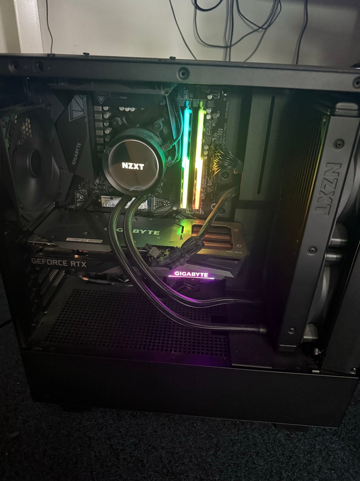 Foto 2 van Gaming PC - AMD Ryzen 5 5600X, RTX 3060 Ti, 16GB RAM
