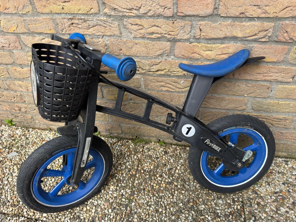 Loopfiets FirstBIKE met mandje - 3 jaar oud, Ophalen, Gebruikt, Loopfiets